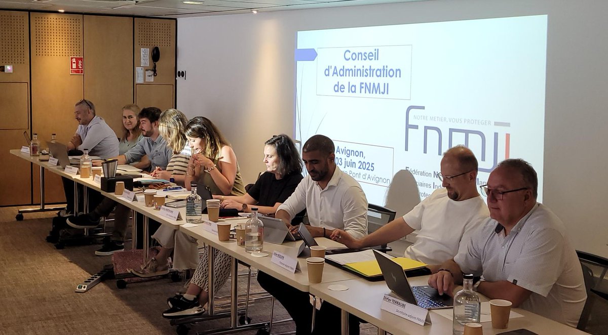 📍 Avignon – 04.06.25

Le CA de la <a href="/FNMJI/">FNMJI</a>  est en pleine session !

👏 Un grand merci à la FMJI 84 pour son accueil chaleureux et la richesse des échanges !
#MJPM #SolidaritéProfessionnelle #mobilisationdelafnmji #defensemjpmi
#fnmjisurleterritoire #defensedelaprofession