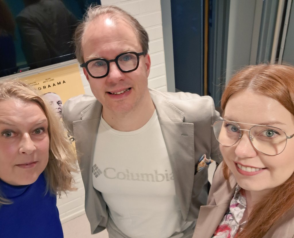 Linda Pelkonen (@lindapelkonen) on Twitter photo Ylen uusi draamasarja piirtää kuvan Jussi Halla-ahosta kissapaitaisena akateemisena perheenisänä.
Käsikirjoittaja <a href="/miirakarhula/">Miira Karhula</a> kertoo miten sarja syntyi. Keskustelemassa tietokirjailija Lauri Nurmi.
Kuuntele #Politiikkaradio Yle Areenassa:
areena.yle.fi/1-74163101 Ylen uusi draamasarja piirtää kuvan Jussi Halla-ahosta kissapaitaisena akateemisena perheenisänä.
Käsikirjoittaja <a href="/miirakarhula/">Miira Karhula</a> kertoo miten sarja syntyi. Keskustelemassa tietokirjailija Lauri Nurmi.
Kuuntele #Politiikkaradio Yle Areenassa:
areena.yle.fi/1-74163101