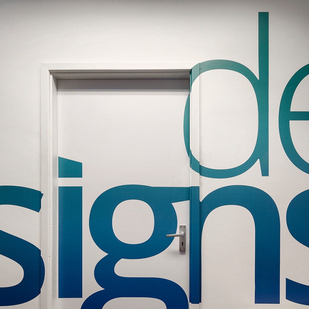 DSignsHarrogate's tweet image. Architectural features don't have to limit your creativity, they can enhance it.

Whether it’s a door, window, or awkward corner, we’ll help you transform it into a standout design feature that reflects your brand and adds personality to your space.
#internalsignage #wallgraphics