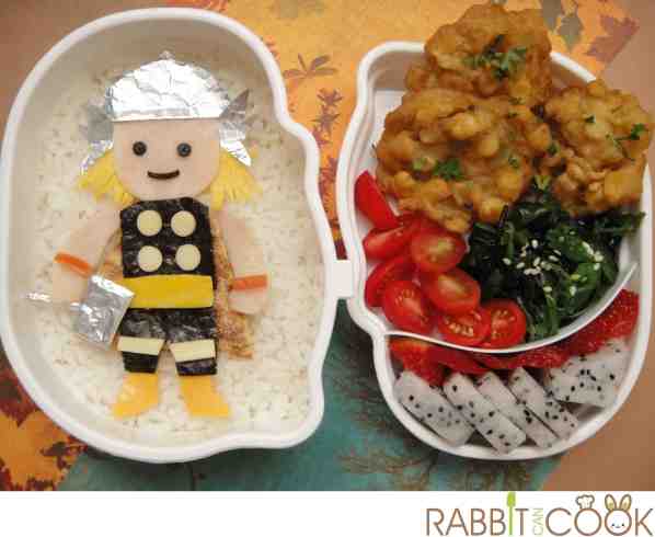 AmraSeldon's tweet image. Hora de dinar... 

Rabbit Can Cook ens mostra al seu blog -entre d'altres receptes- les racions de Bento que fa, i algunes les decora amb superherois... 

#Bentō 
#弁当 
#Superheros 
#Marvel 
#IronMan 
#SpiderMan 
#Wolverine 
#Thor 

rabbitcancook.wordpress.com