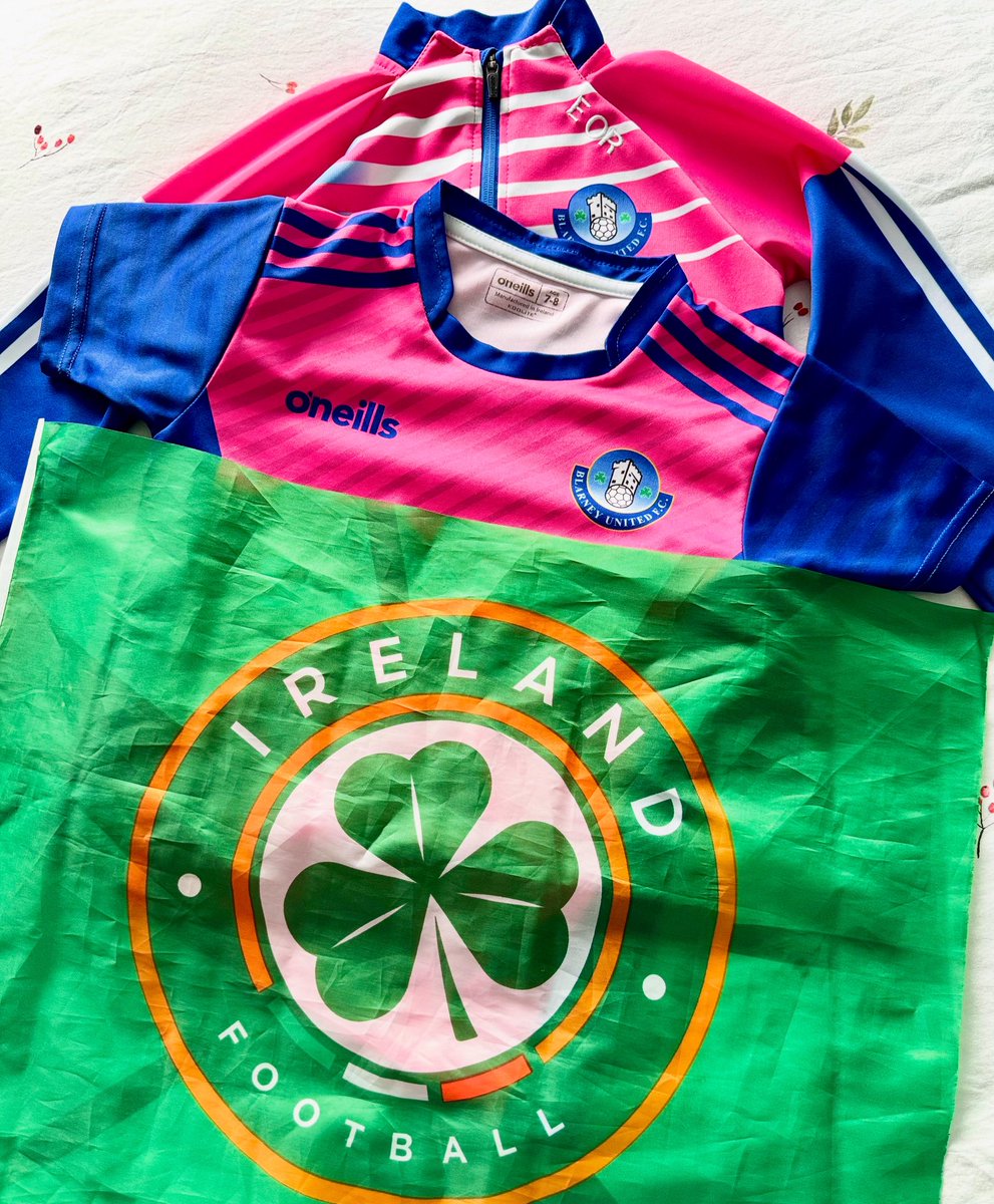 EleanorSully's tweet image. Getting match day ready 🇮🇪☘️⚽️
@BlarneyUnited U9’s on tour
@FAIWomen @FAIreland
#COYGIG