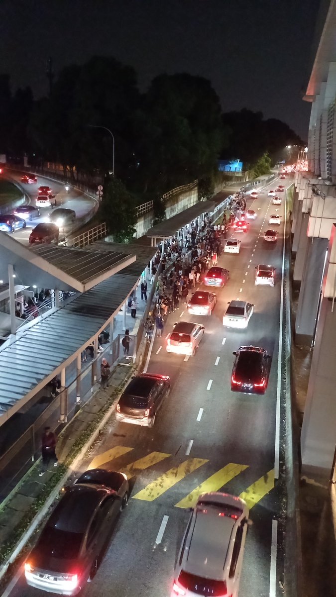 ck8_ckc's tweet photo. @askrapidkl No bus at Stesen BK5 https://t.co/aLx2QUEKO9