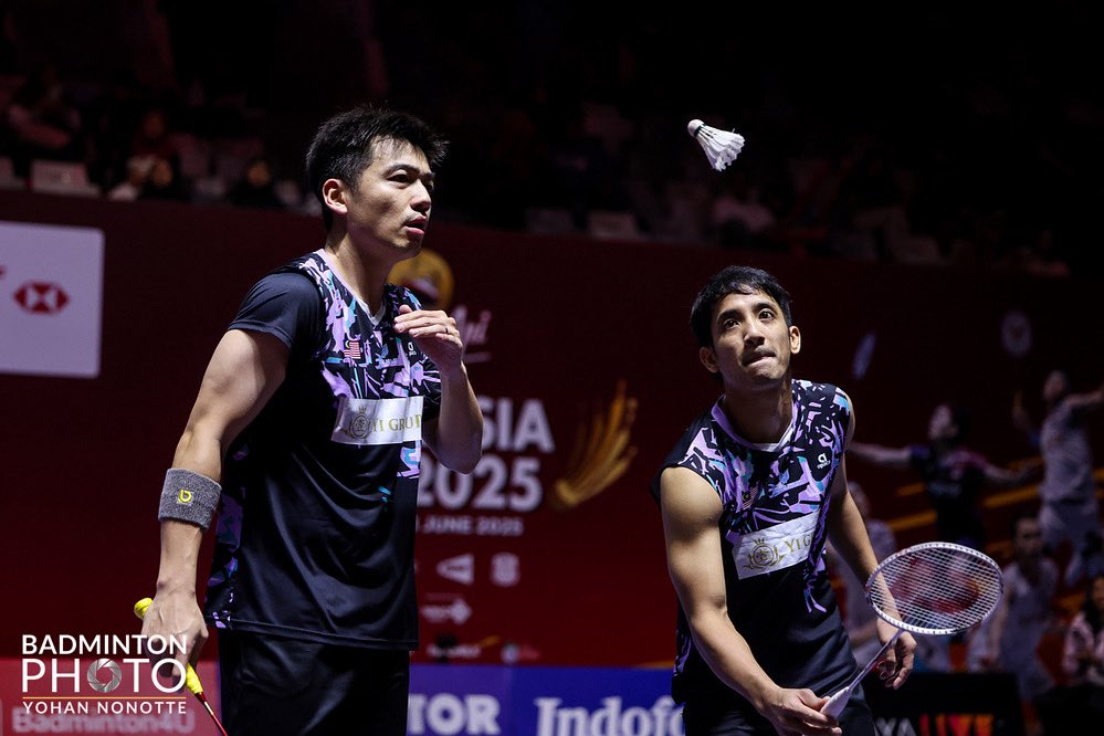 RESULTS: #IndonesiaOpen2025

MD | R32

#MAS🇲🇾 Azriyn Ayub-Tan Wee Kiong def. #CHN🇨🇳 Azie Hao Nan-Zheng Wei Han 21-17 21-12

⏱️32m

#GemilangkanLagi
#BadmintonMalaysia
#DemiMalaysia
