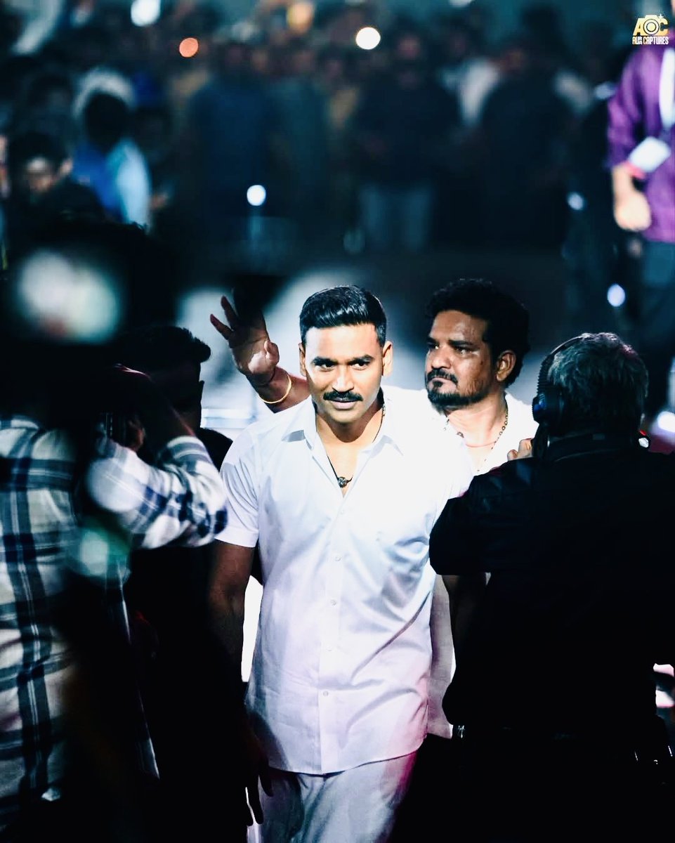 என் பிறந்தநாளுக்கு உங்கள் வாழ்த்தினால் மனம் நெகிழ வைத்த அனைவருக்கும் எப்படி நன்றி சொல்வதென்றே தெரியவில்லை . இவ்வளவு அன்பு உள்ளங்கள் கிடைக்க காரணம் நான் வணங்கும் கடவுள் தனுஷ் சார் அவர்களையே சேரும் . நான் சிறுவயதில் எனது தாய் தந்தையுடன் இருந்ததை விட உங்களுடன் இருந்ததே அதிகம் . இந்த