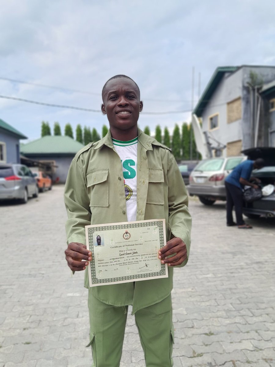 Saheedsports's tweet photo. Full-time Whistle! 🏁
NYSC journey completed — what a season it’s been!
From classroom passes to field goals, we gave it our all.
Now it’s time for the transfer window... next move loading! 📝⚽🇳🇬
#NYSC #FootballLife #SaheedSports #NextSeasonGoals https://t.co/Z133laRhHR