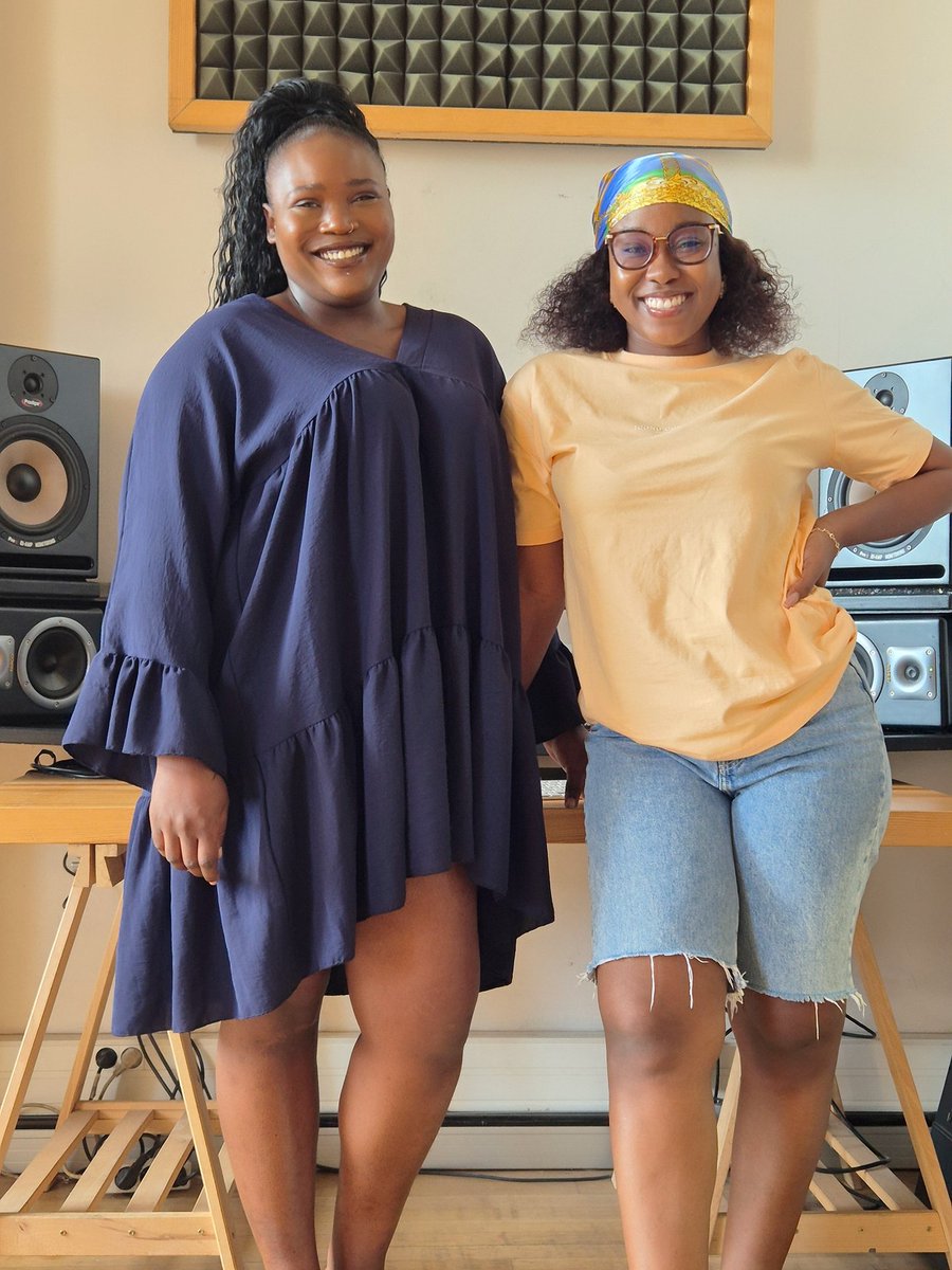 Ralycia est actuellement en Europe dans le cadre d'une résidence de création musicale nommée "CONFLUENCE FEMMES". L'artiste togolaise collabore avec la chanteuse DYRANE (France), pour un projet qui confronte les savoirs faires des artistes femmes en matière de création musicale
