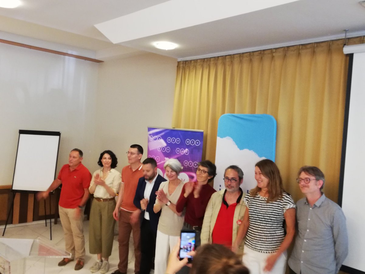 Das neugewählte #EFJ Steering Committee (v.l.):
Antonis Repanas (GR), Aise Banu Tuna (TR), Sergiy Tomilenko (UA), Xhemajl Rexha (RKS), Renske Heddema (NL), Maja Sever (Croatia, President), Pablo A. Garbarini (F, Vice-President), Andrea Roth (D), Allan Thulstrup (DK) <a href="/efjeurope/">EFJ</a>