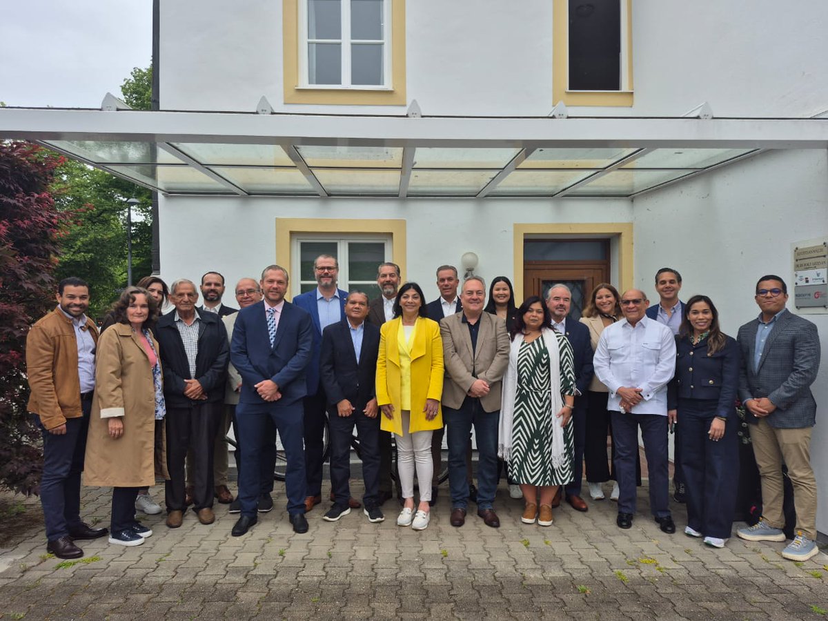 ccdarepdom's tweet photo. 🇩🇴🇩🇪 | Inicia la Segunda Semana Dominicana en Alemania, una iniciativa de la Cámara de Comercio Domínico-Alemana para seguir fortaleciendo los lazos económicos, comerciales y culturales entre ambos países. 🧵👇 https://t.co/aB5H7gdkuC