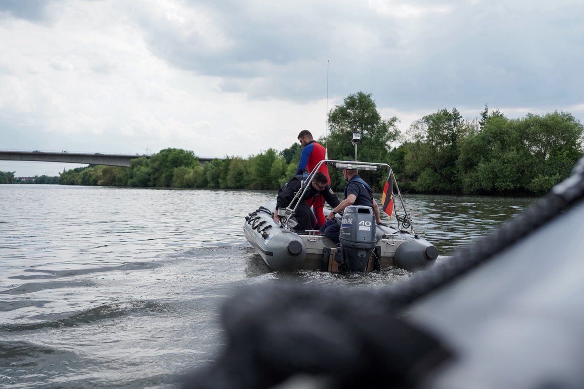 🚤 Training für #Sicherheit auf dem Wasser! 💪
 
Regelmäßige Fortbildungen der Technischen Einsatzhundertschaft sorgen dafür, dass unsere #Bootsführer jederzeit sicher und souverän unterwegs sind. An- und ablegen, Fahrsicherheit – ständiges Üben, um Gefahren zu vermeiden und