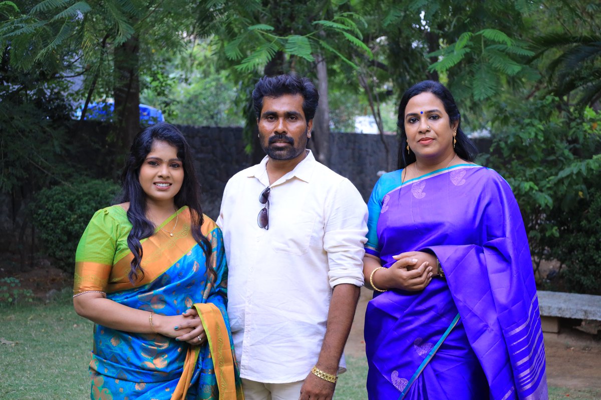 onlynikil's tweet photo. Glimpses from the Audio Launch of #Kuyili 

Teaser: https://t.co/tcvFw6TPw5 

starring @Lizzieantony @ThashmigaL @SaravananNaan1 @RAVICHA151 @aruunkumar1987 #Deepthiraj 

Directed by #PMurugasamy

A @jhoosmith1 musical

Produced by #BMFilmInternational @aruunkumar1987
Co producer #RJayakumar @MarieAmirtharaj @AkilAryan1

#EdwinRajesh @praveenraj_dop @rajeshkanna8914 @ajinkarthik007 @mirattal_selva @ddramuvtm @ZeemusicCompany @zeemusicsouth