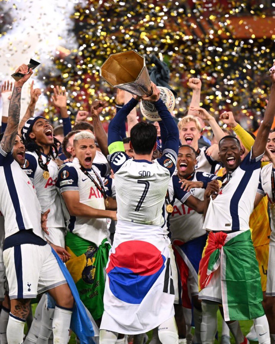 Alma Savage (@almasauvage) on Twitter photo <a href="/SpursOfficial/">Tottenham Hotspur</a> How many more players need to come out and say that they want to keep working with Ange for the board to get out of their head's out of their asses and listen?
We've never had a more united team nor have we actually won something with better league positions.
#AngeIN #LevyOut <a href="/SpursOfficial/">Tottenham Hotspur</a> How many more players need to come out and say that they want to keep working with Ange for the board to get out of their head's out of their asses and listen?
We've never had a more united team nor have we actually won something with better league positions.
#AngeIN #LevyOut