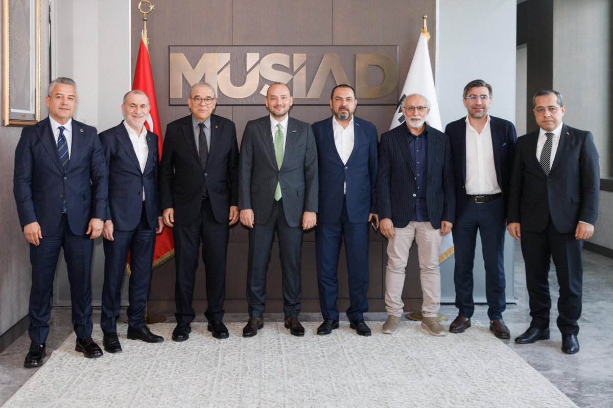Bugün Genel Merkezimizde 2025-2027 döneminin ilk Sektör Kurulları Komisyonu toplantısı ve Disiplin Kurulu Toplantısı’na katıldık. 

Yeni dönemin MÜSİAD camiamızın tüm organları için hayırlara vesile olmasını diliyoruz.

Hep birlikte MÜSİAD bayrağını daha da ileriye taşıyacağız