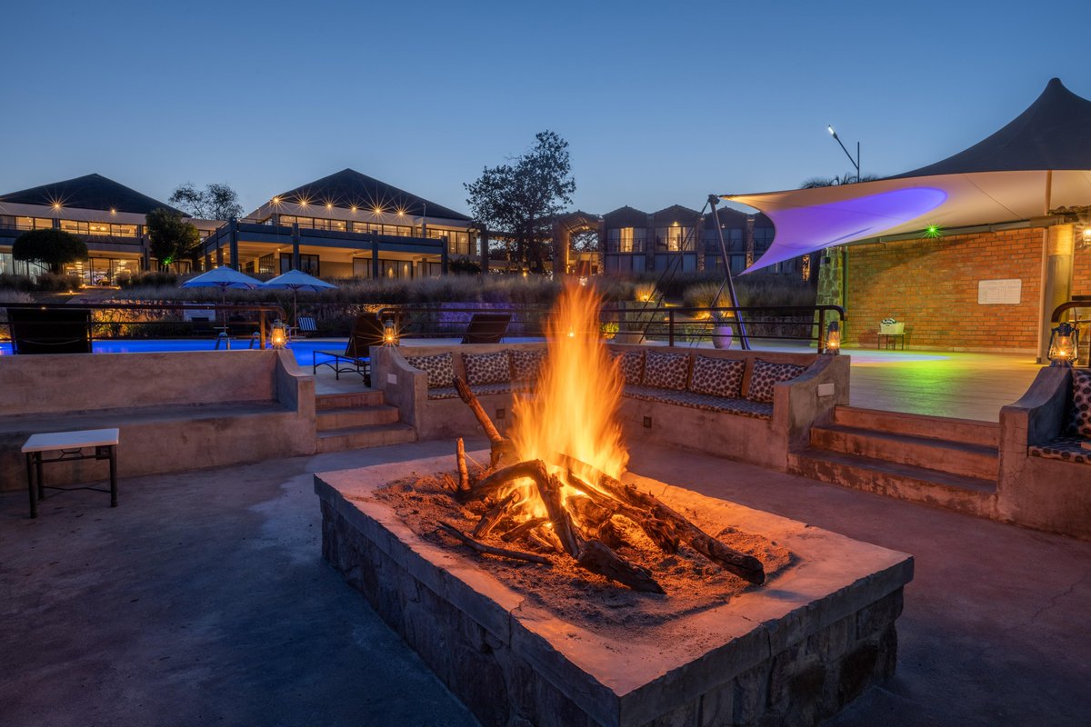 Reconnect with loved ones and old friends as you share stories under the stars at Mantis <a href="/AkageraGame/">Mantis Akagera Game Lodge</a>. 

Let the firepit’s glow and the evening breeze refresh your spirit and bring back cherished memories.

#VisitRwanda 🇷🇼 | #Mantis