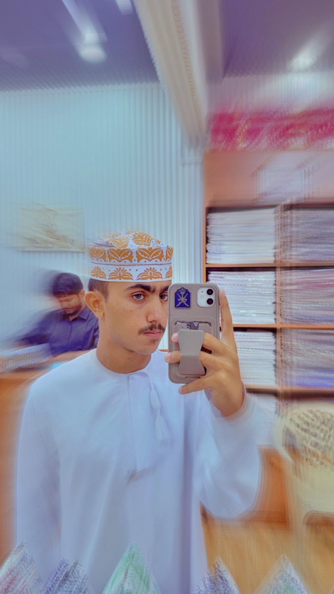 🌼 “يـا زارع آلورد بـكـلامـك… 🌷 لا تـنـسـى تـسـقـي قـلـبـك 💖”
#ZeeNuNew
