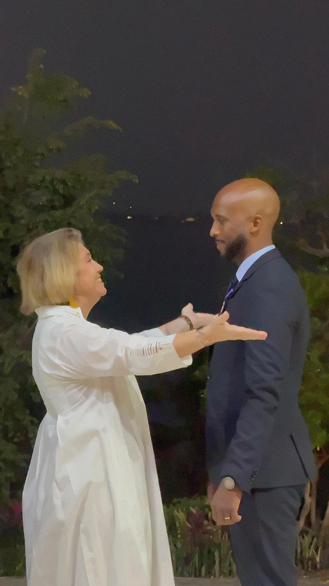 La semaine dernière, j’ai eu l’honneur d’être fait Chevalier de l’Ordre des Palmes académiques, aux côtés de trois co-récipiendaires.

Un grand merci à Mme l’Ambassadrice de <a href="/FranceoSenegal/">France au Sénégal 🇫🇷🇪🇺</a> pour cette distinction.

<a href="/education_gouv/">Ministère Éducation nationale</a>