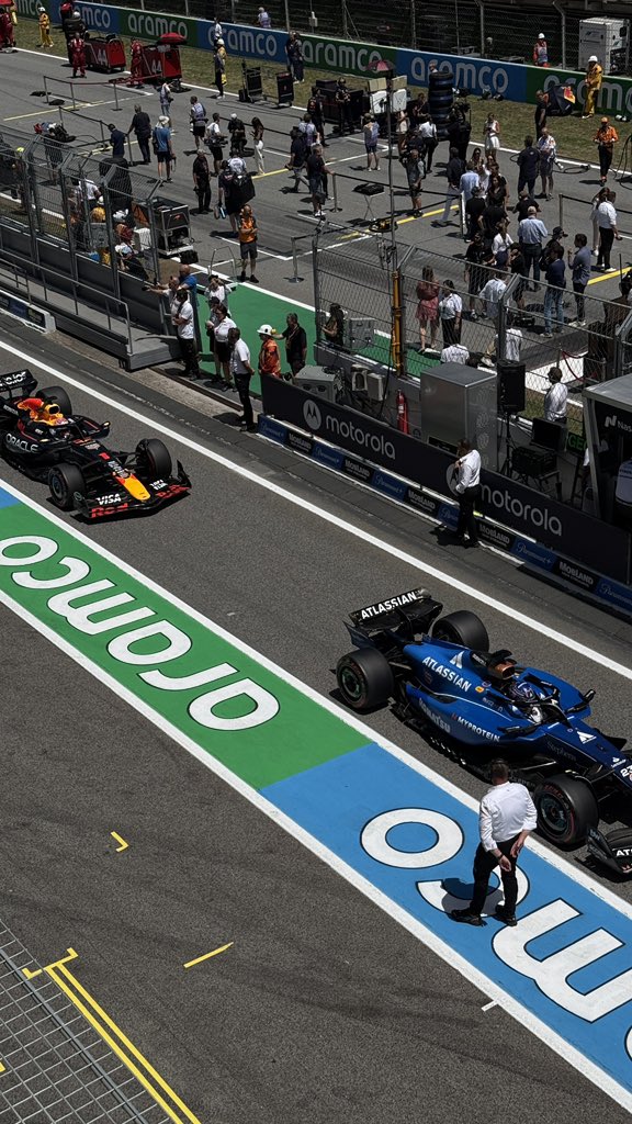 CryptoMillionYT's tweet photo. Huge thanks to @coinbasetraders for the F1 invite in Barcelona. 🇪🇸

An absolutely unforgettable experience it’s something you have to live at least once. 🔥

Met amazing people, shared great moments, and the team was simply incredible. 💙 https://t.co/fnyWG2z5CC