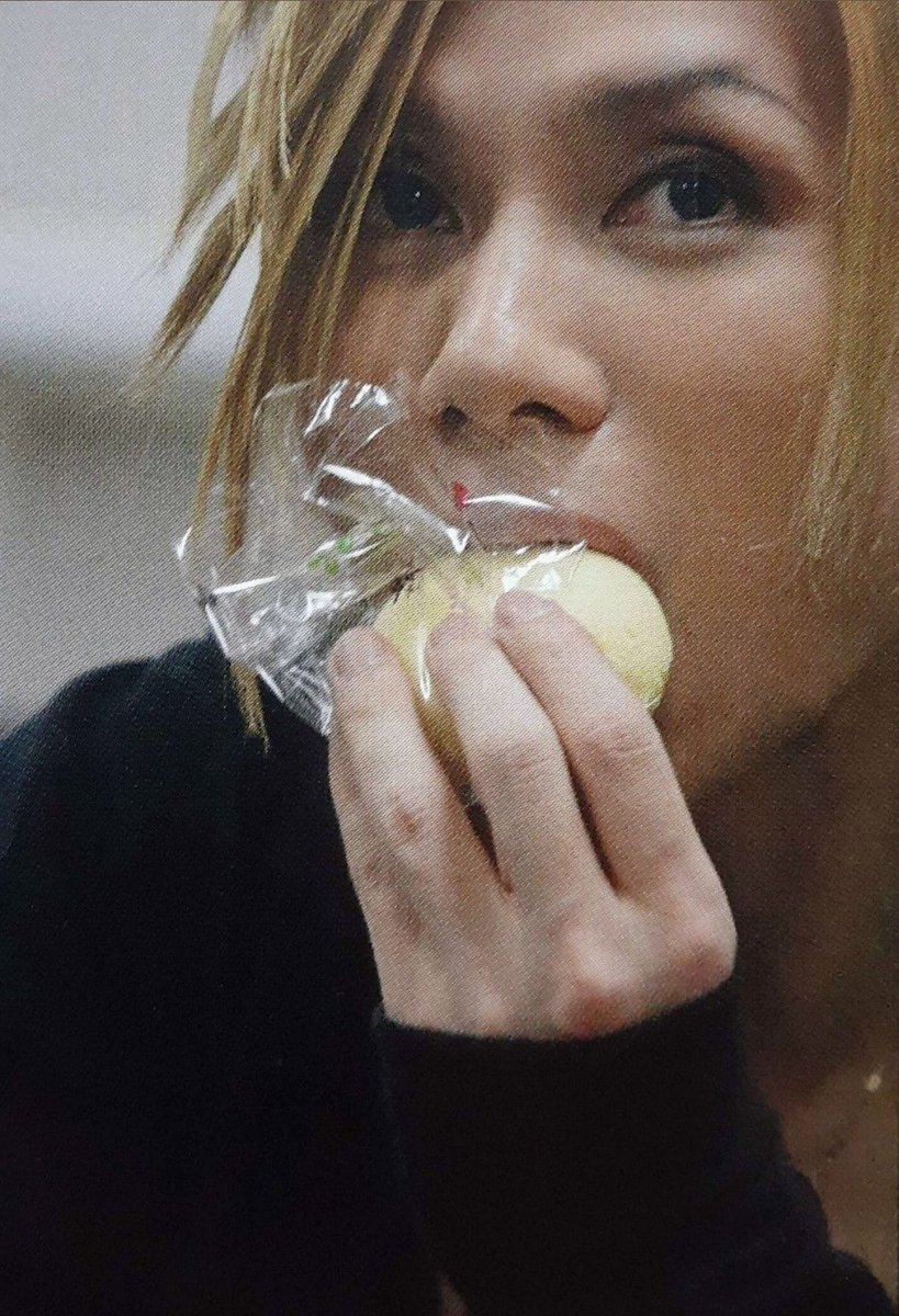hiroshima_ABC_'s tweet photo. 今日もお疲れ様でした🍻
とりあえずおやすぅ🐹🍒

yasu、おまんじゅうを食す☺️ https://t.co/4GOh7BDCl1