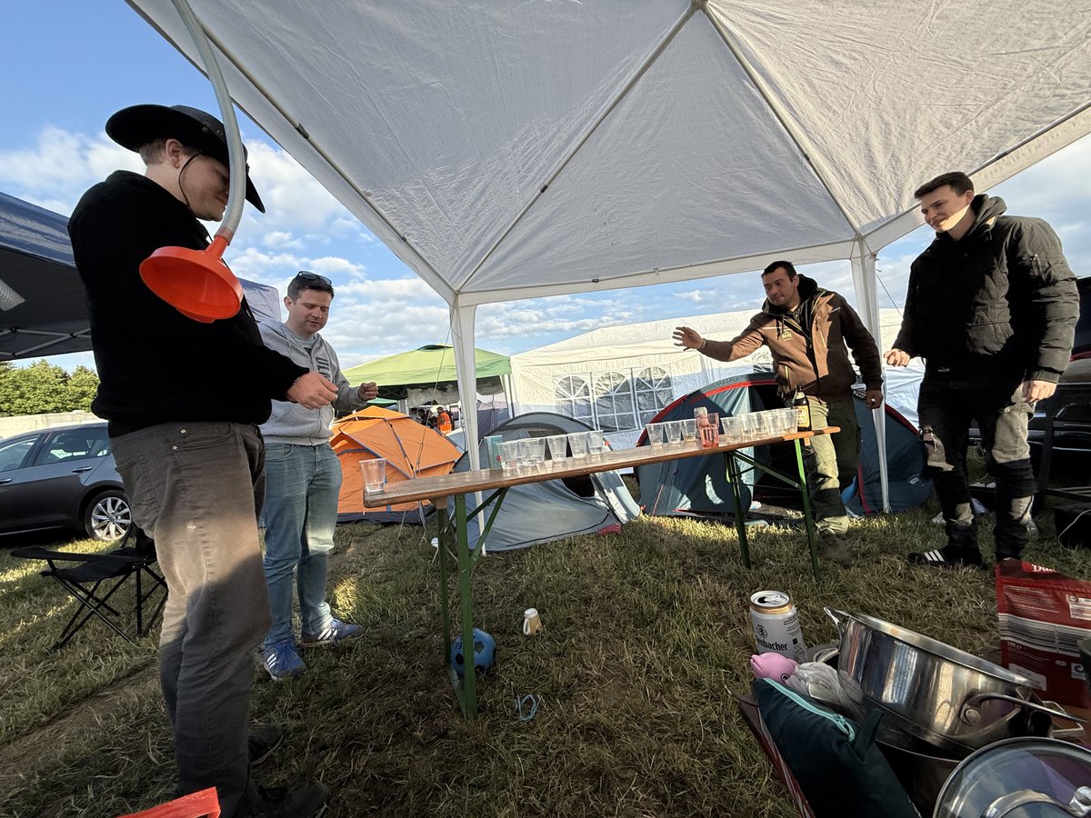 BadToxic's tweet photo. #BeerPong & #BBQ on the #FestivalOhneBands, #Haitlingen / #Dürmentingen, #Germany.
#FoB #camping #BierPong #Grillwurst #Grillen #GrillParty #sausage #Party #festival #musicFestival #Musikfestival #ElternHaftenFürIhreKinder #music #Musik https://t.co/Acvxmjp6Zc