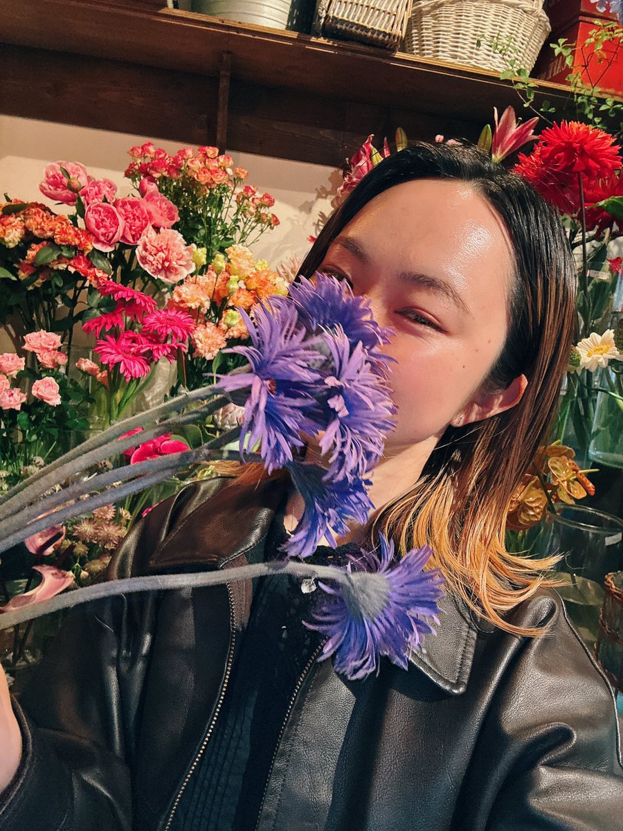 紫のガーベラ🪻

#花屋　#花と音楽　
#花と歌　#花屋シンガー