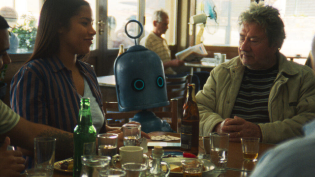 meganclibbens's tweet image. Very excited to be part of this new campaign at work, delivering this to the public! 📱💙On the road with roaming: Bubl joins family road trip and makes the most of inclusive EU Roaming in O2’s latest campaign #TeamVirginMediaO2 dy.si/F6MwQ