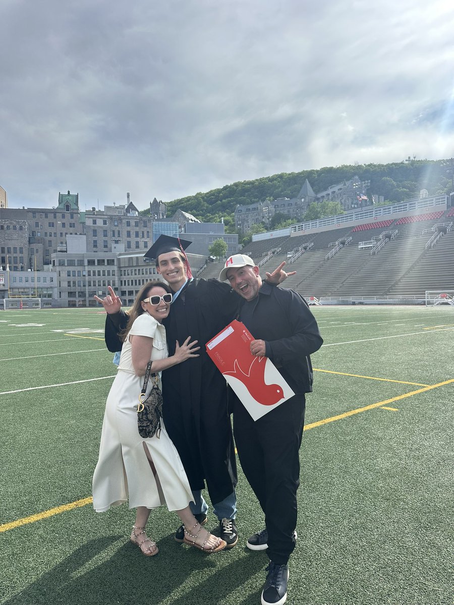 AlexisGlick's tweet photo. One of the proudest moments of my life ❤️ Congratulations my love 👨🏻‍🎓

Logan Glick, McGill University, Joint Honors in Economics and Finance, 2X Captain Men’s Lacrosse, 2X All Canadian, Alumni, a Redbird for life 🥰👊💋 https://t.co/fQJOZG8yky