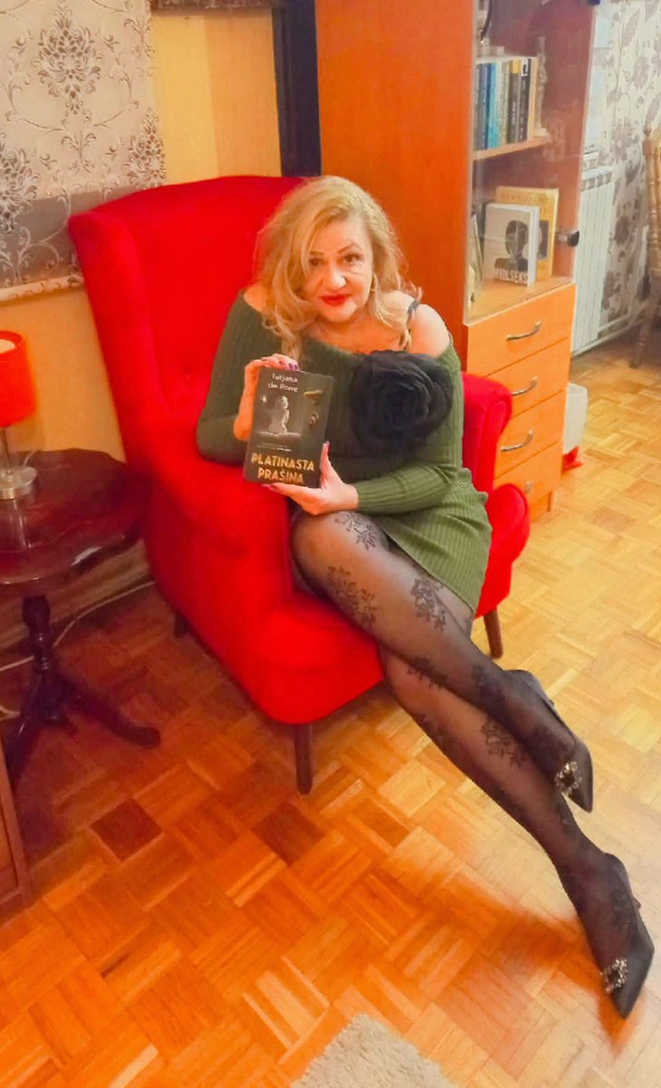 Danas je knjiga Tatjane de Rone <a href="/tatianaderosnay/">Tatiana de Rosnay</a> Platinasta prašina objavljena u USA, domovini najveće holivudske diveMM kojoj je upravo pre dva dana bio rođendan, a vi je možete kupiti s popustom predstojećeg vikenda na našoj tradicionalnoj Laguna <a href="/IPLaguna/">Laguna</a> Noći knjige❤️📚💄👠👑