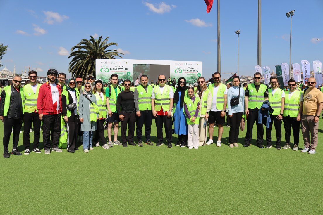 Yeşilay’ın “Sağlığın keyfini beraber sürelim” sloganıyla bu yıl 12’ncisini düzenlediği Geleneksel Bisiklet Turu’nda ana sponsor olarak yerimizi aldık.

T.C. Gençlik ve Spor Bakanlığı ile Türkiye Bisiklet Federasyonu’nun destekleriyle 81 ilde eş zamanlı olarak gerçekleştirilen