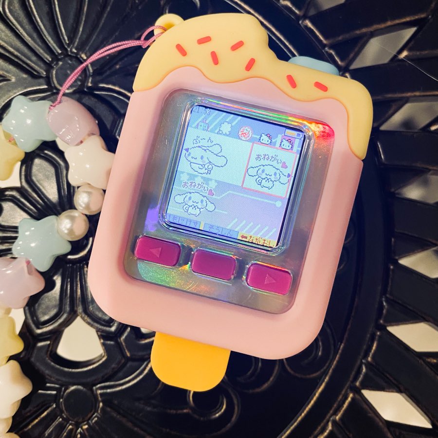 Monet20180410's tweet photo. 怖いもの見たさで買ってみたw
ほんとに動作重いね??
絵文字は可愛いね、おもちゃ感がいい感じ/•᷅•᷄\୭
これが1回ドッキングしないとやりとりできないってのが痛いところ...
リア友がほとんどいない私はAIチャットをひたすらやる🤣
#エモジャム
#emojam
#みんな今安いから買おうよぉ https://t.co/lM2MVAErnU