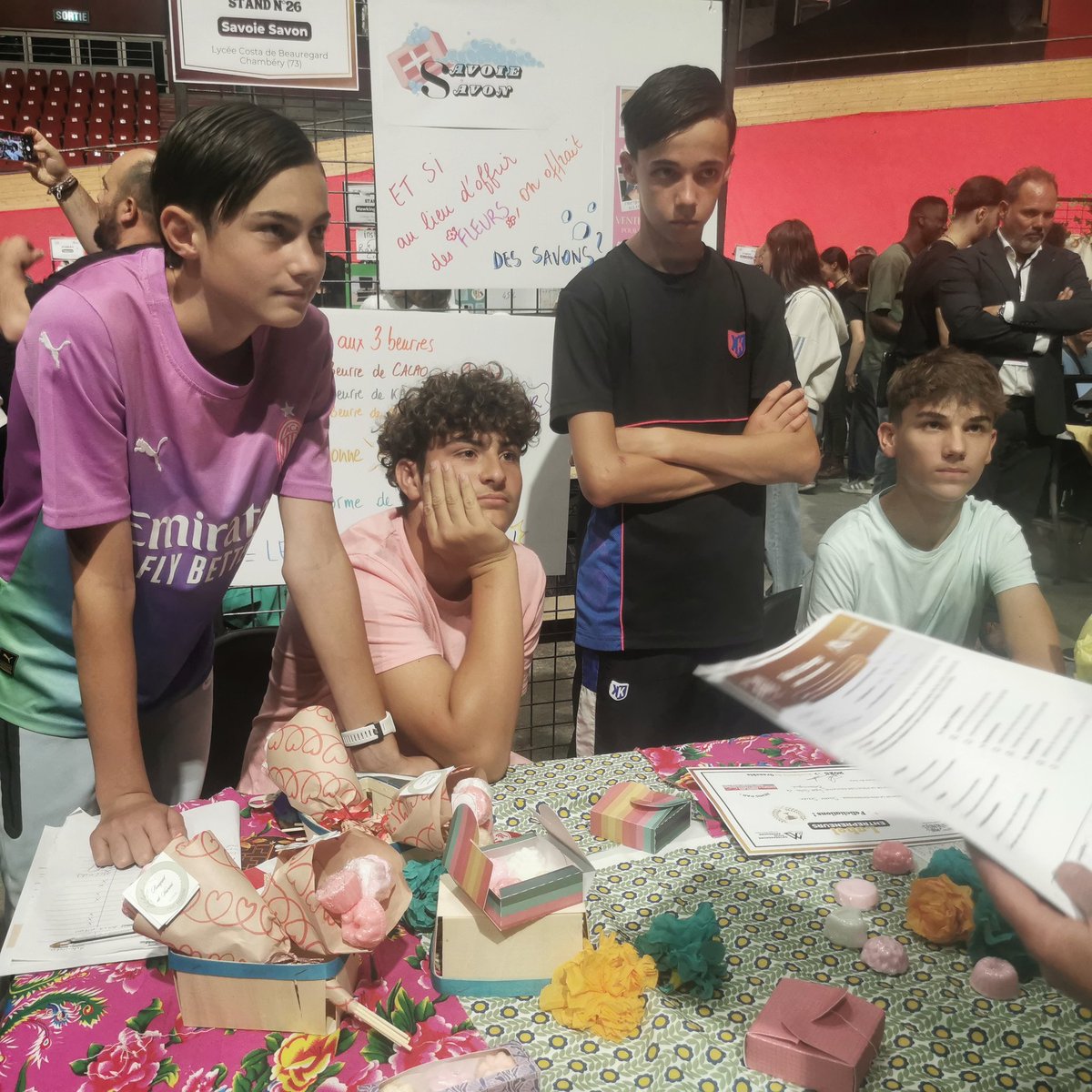 "En étant là, on a déjà tout gagné !"
Festival des minis entreprises à <a href="/VilledeGrenoble/">Ville de Grenoble</a> #entreprendrepourapprendre #lyceeagricole #lyceepro #cneap #donbosco #costadebeauregard #lyceecostadebeauregard #lebocage #chambery #savoie #enseignementagricole