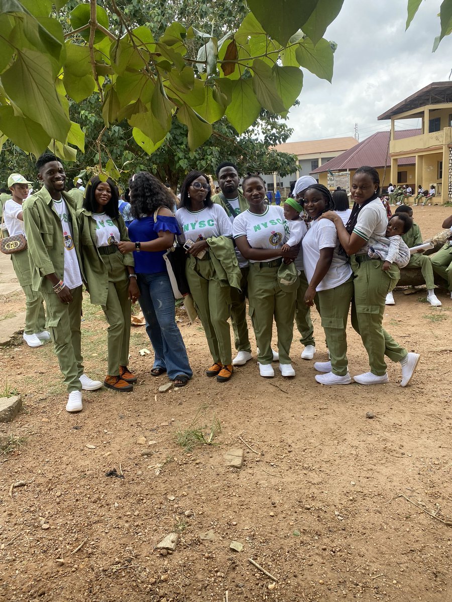 AdekolaHabeeb5's tweet photo. Good afternoon X
My name is Adekola Habeeb Adeleye 
I am a graduate of Business Administration from Obafemi Awolowo University,
I am done with Nysc today ,my other qualifications include AAT,ACA(in view) FMVA
If this gets to you, I NEED A JOB 🤲🙏.
#today https://t.co/6oTEo5bPDp