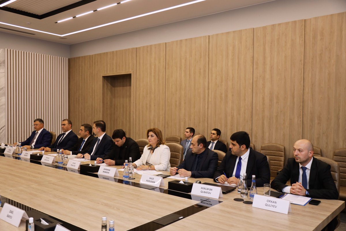 Biznes mühiti və beynəlxalq reytinqlər üzrə Komissiyanın “#Texnologiya və #innovasiyalar” İşçi qrupunun tərkibində “Kommunal xidmətlərlə bağlı vahid informasiya sistemi”nin (#KXVİS) yaradılması üzrə Altqrupun növbəti iclası keçirilib.

Ətraflı: bit.ly/3T3Enjd

#RİNN