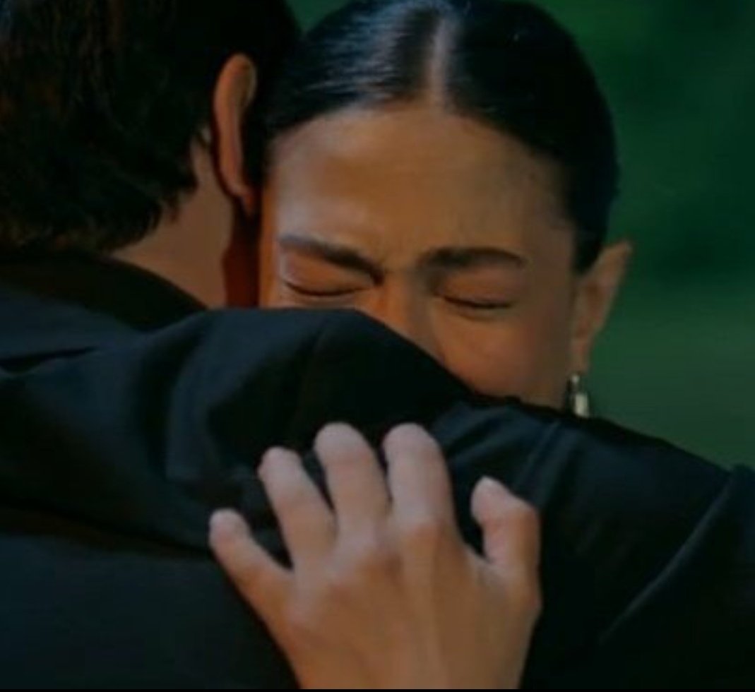 𝐃𝐞𝐞 tweet media