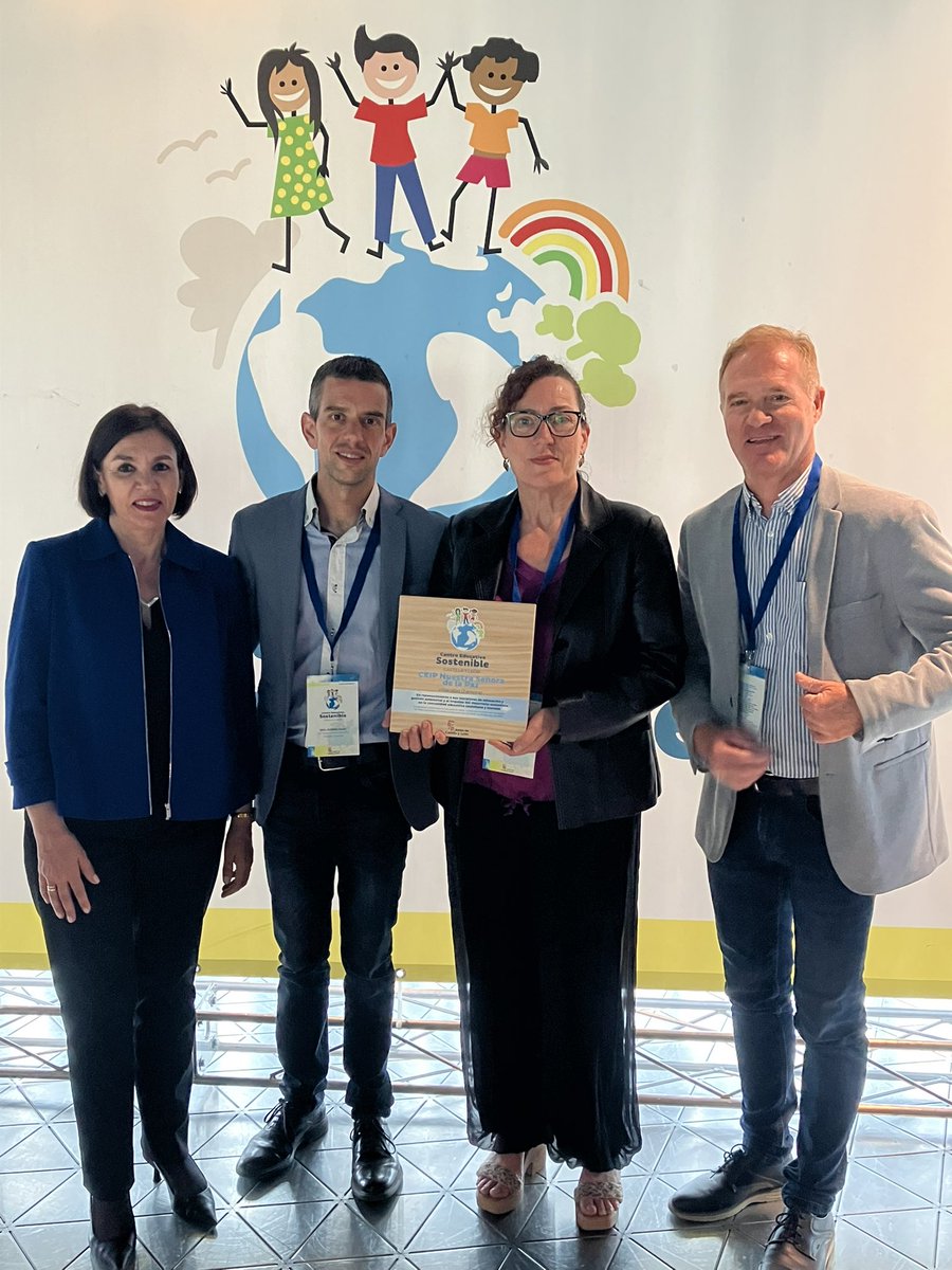 Villapaz está de enhorabuena al obtener el Sello Centro Sostenible concedido por <a href="/educacyl/">Educación JCyL</a> y <a href="/copcyl/">COPCYL</a>. Esto solo sería posible gracias al trabajo y esfuerzo de los profes de Villapaz y la colaboración de familias y alumnos. ¡Enhorabuena a tod@s!