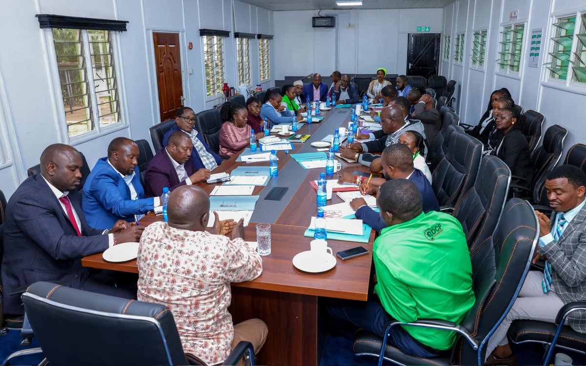 DCP_Democracy's tweet photo. At the Party Headquarters, the DCP Party Leader H.E. @rigathi, EGH led the party National Executive Committee in its inaugural meeting since the unveiling of the Party. https://t.co/jqHqCPuo7F