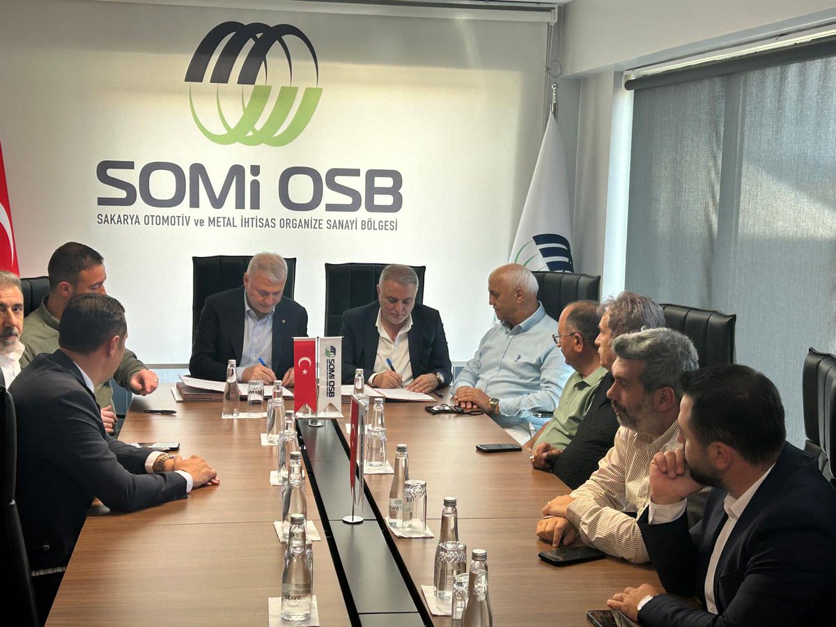 Yönetim Kurulu Başkanı olduğum Sakarya Otomotiv ve Metal İhtisas Organize Sanayi Bölgemizin (SOMİ OSB) 2. etap Altyapı yapım işi ihalesini kazanan firmamız ile sözleşmemizi imzaladık. 

İlimiz ve ülkemiz için hayırlı olmasını diliyorum. Allah utandırmasın.