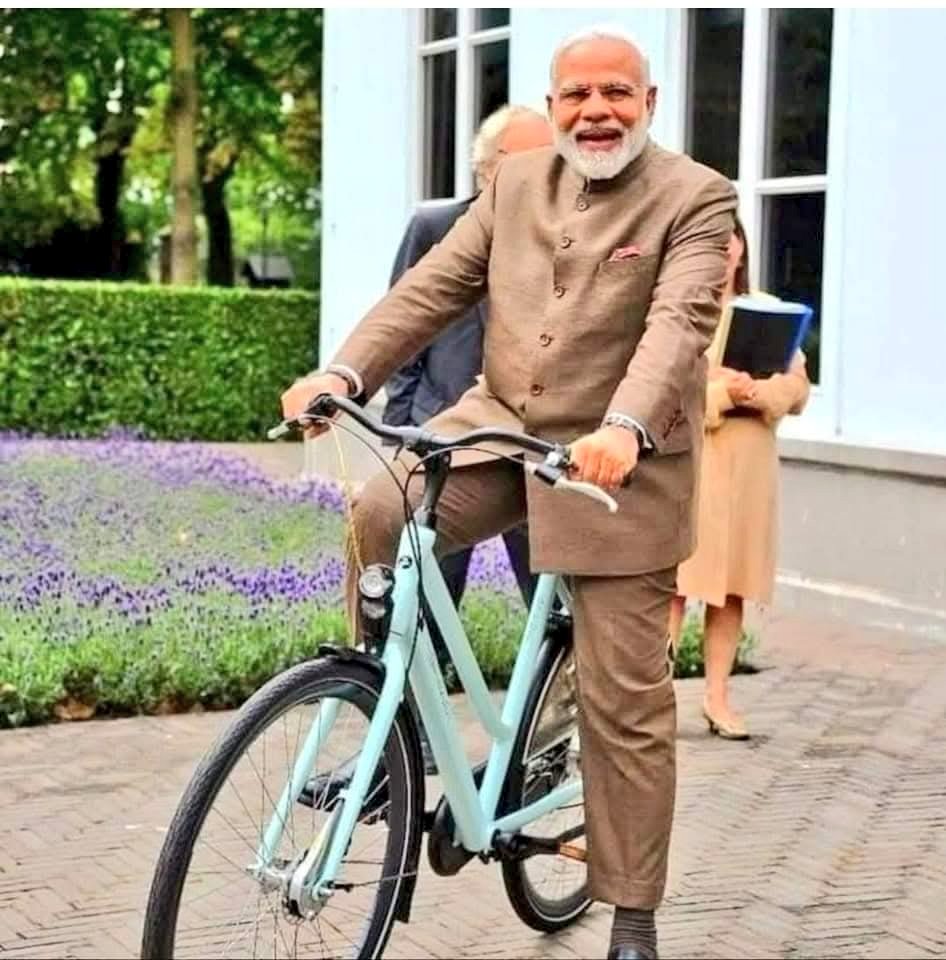 RAMKHILARIYADAV's tweet photo. अंतर्राष्ट्रीय विश्व साइकिल दिवस Cycling is both an environment friendly as well as health &amp; fitness friendly activity. On this World Bicycle Day, let's cycle our memories and make bicycles more a part of our lifestyle. Greetings on #WorldBicycleDay2025

￼

￼ https://t.co/F1y2l8UNFD