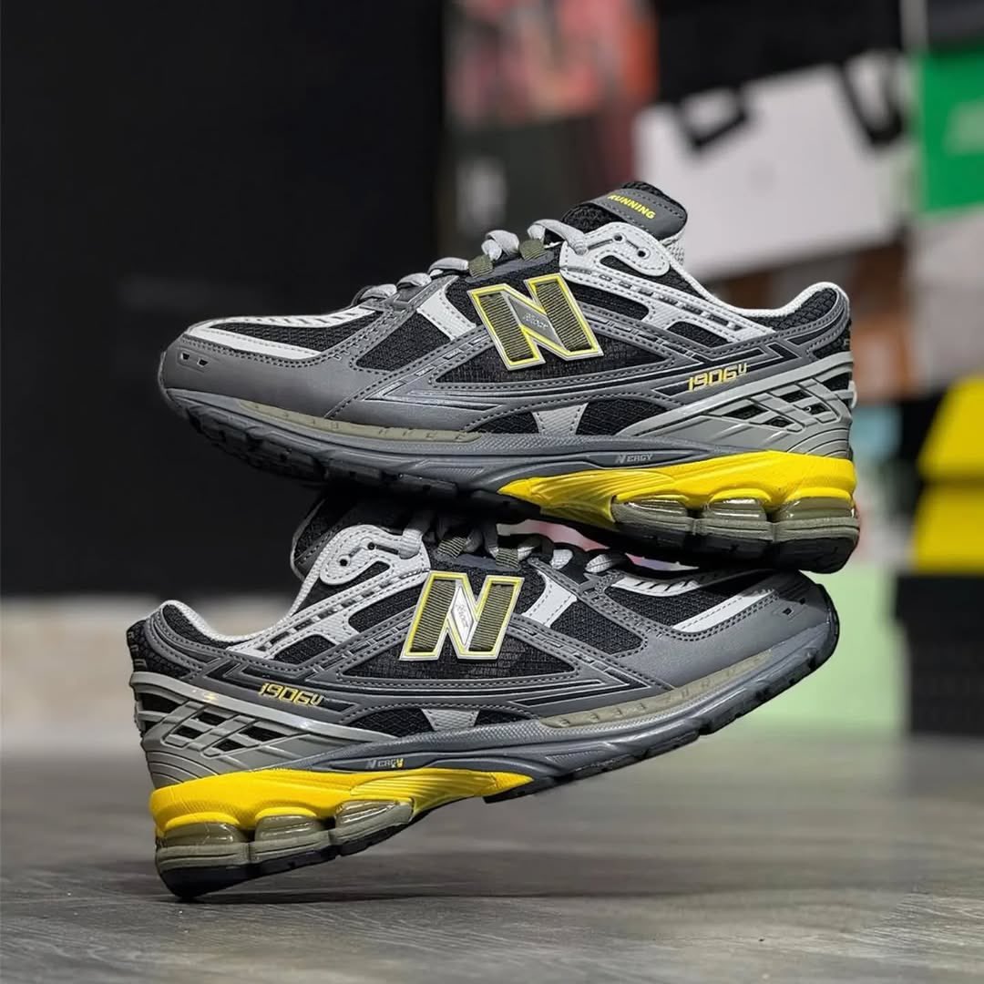 mactrendz's tweet photo. WhatsApp +256755272634 for deliveries – Rock the streets with the New Balance 1906GL Grey/Yellow 🖤💛
Comfort meets retro-sporty vibes. Available now in sizes 38–45!
#NewBalance1906 #RetroRunner #UGSneakerPlug #StylishComfort https://t.co/RCLRr73YoJ