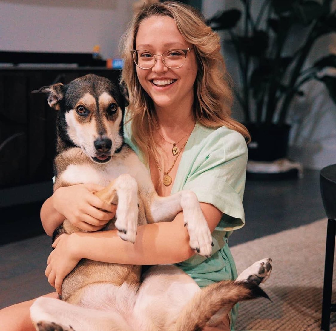 KateBekky67682's tweet photo. me and my dog is happy https://t.co/zR4RsQGdoS