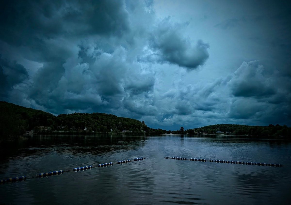 Ontario's Highlands sure knows how to set a mood.

📸 @adampaulfrisk
📍Haliburton Highlands 

#ComeWander #OntariosHighlands #HaliburtonHighlands #MyHaliburtonHighlands #MyHaliburton #GreyMood #Mood #Nature