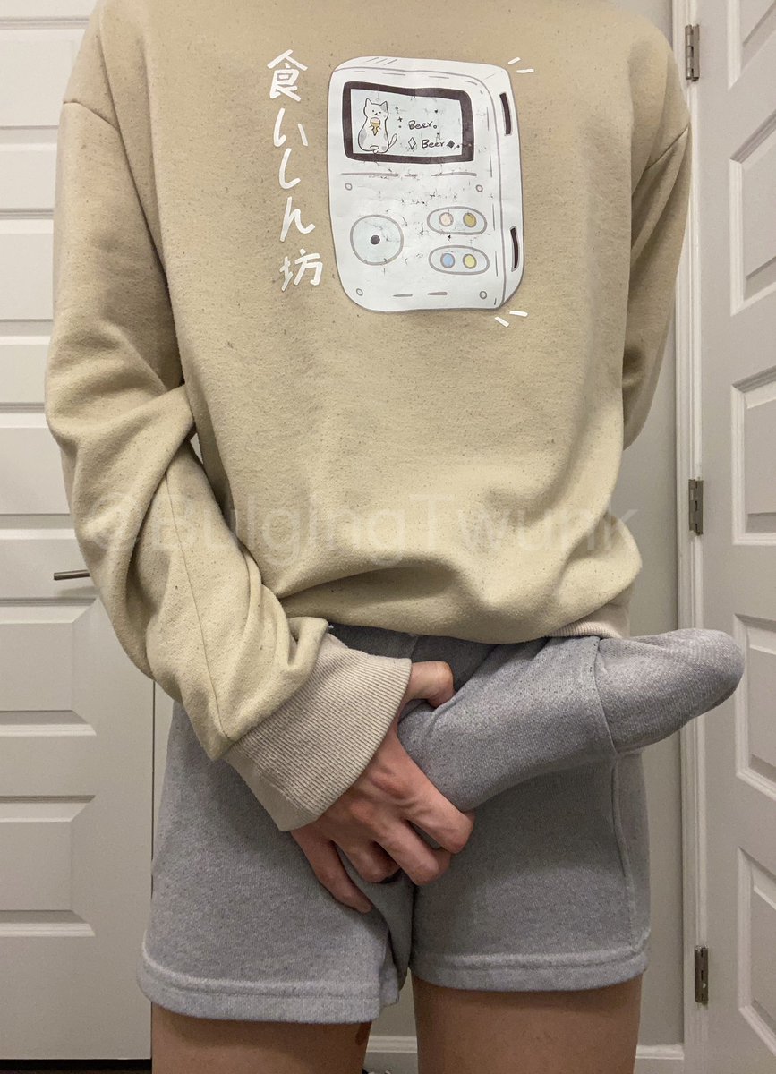 i think im a lil too big for these shorts 😭