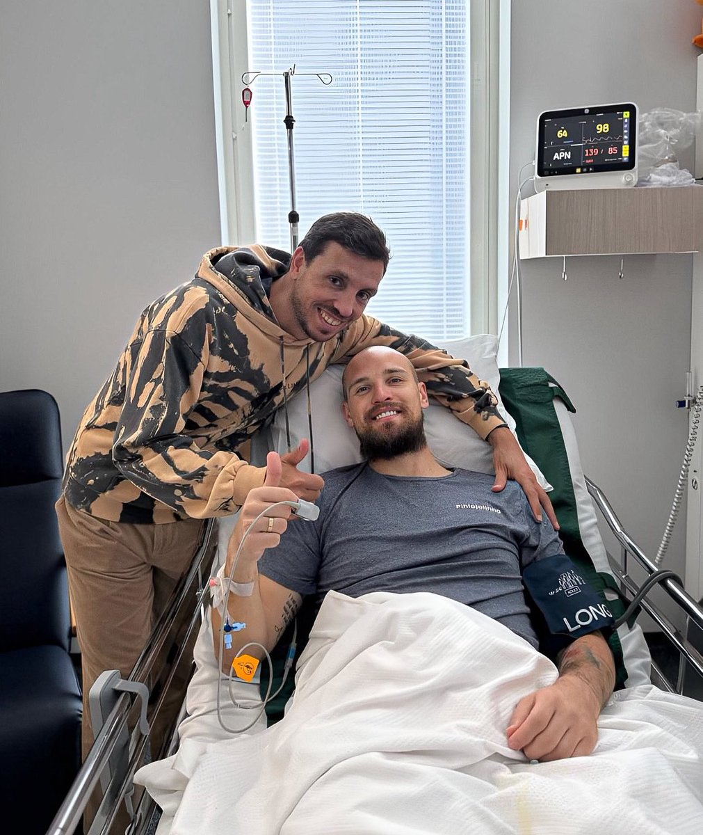 Sergio Gomez, head of Al Ittihad club's medical department with Rajkovic 👨‍⚕️