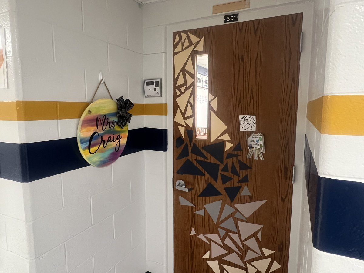 Our hallways continue to impress, even in the summer. The summer-themed murals, crafted by our students in Mrs. Craig's art classes, were one of their final collaborative projects. It was a delightful experience for all involved! #CreativeSoul