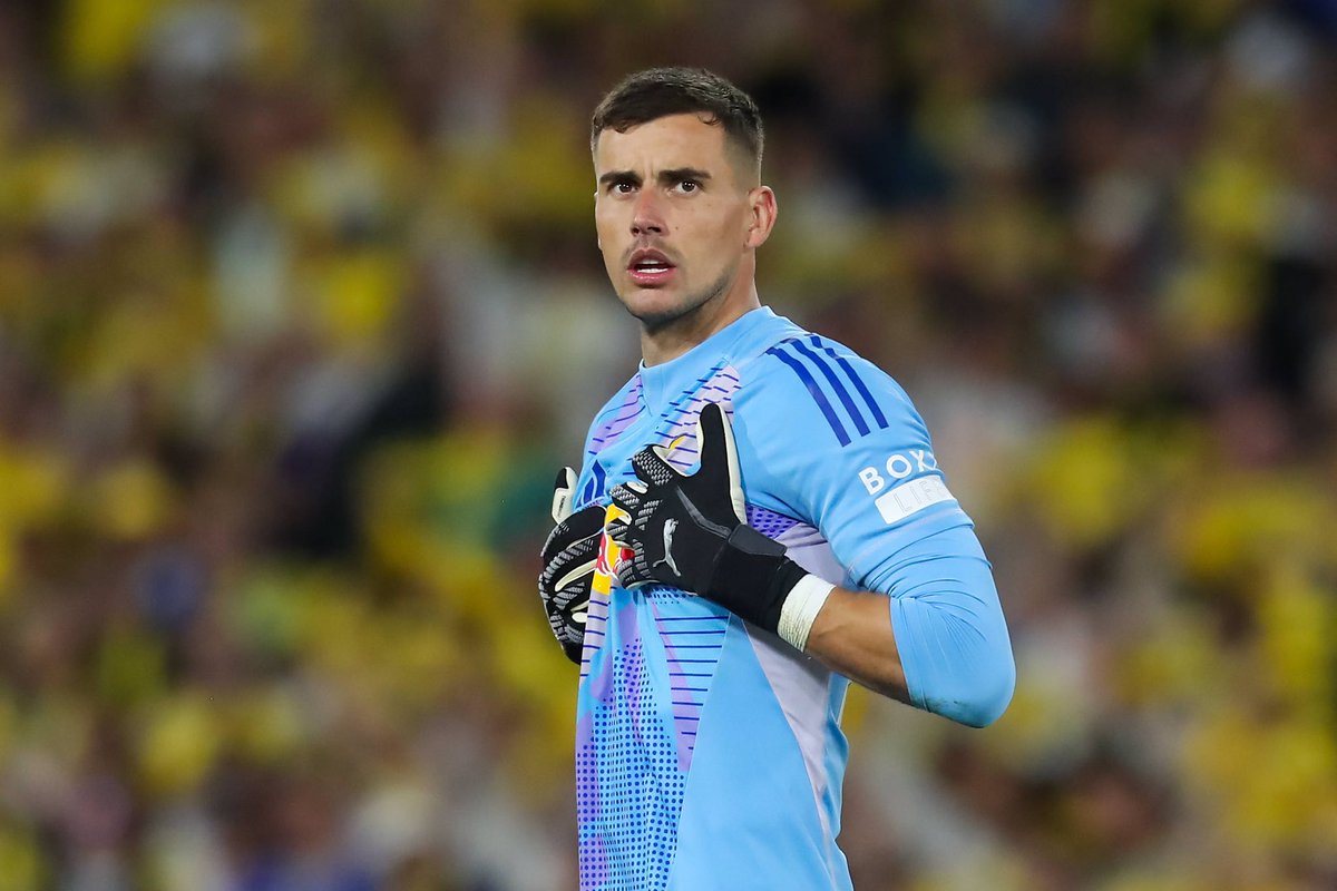 TheLeedsPress's tweet image. Pope to stay at Newcastle, Kelleher to join Brentford…
Should #LUFC make Darlow no.1 keeper?