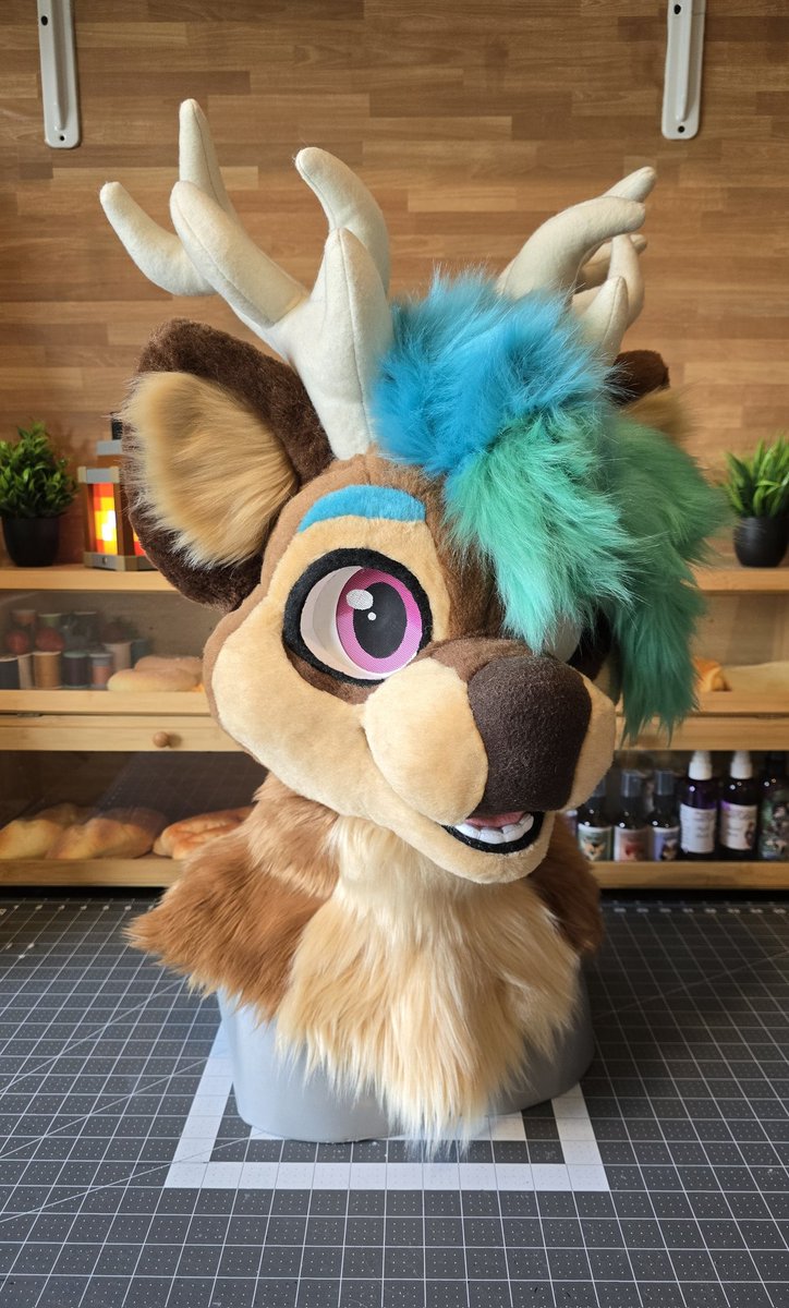 BakeryFursuits's tweet image. Heres another deer suit we finished awhile ago! 

Say hello to Weldbead!✨️🌿🌊