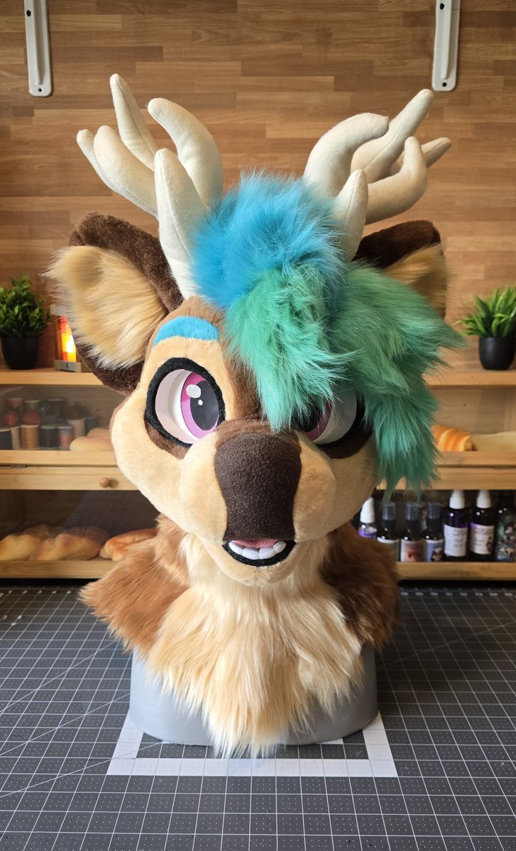 BakeryFursuits's tweet image. Heres another deer suit we finished awhile ago! 

Say hello to Weldbead!✨️🌿🌊