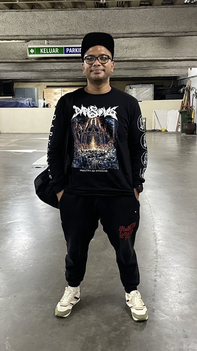 154/365 hari ini siaran pake Darksovls berhubung tadi ujan jadi siarannya nyari long sleeve gitulah

#365harikaosmusik