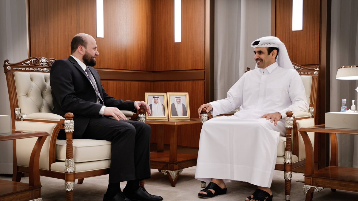 التقيت اليوم خلال زيارتي للدوحة وزير الطاقة القطري ودار الحديث عن زيادة التعاون المشترك وتعزيز الاستثمار في مجال الطاقة بين البلدين مما يحقق المصلحة العامة للشعبين الشقيقين.
