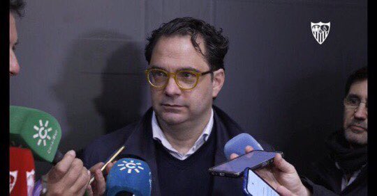 SFCSVQ2's tweet image. ¿Sabías qué? 

Victor Orta en su estancia aquí ha traído 4 delanteros.

Pues bien, ni Iheanacho, ni Mariano, ni Akor Adams y ni Alejo Veliz han metido un misero gol en Liga.

Daddy Orta 🔥