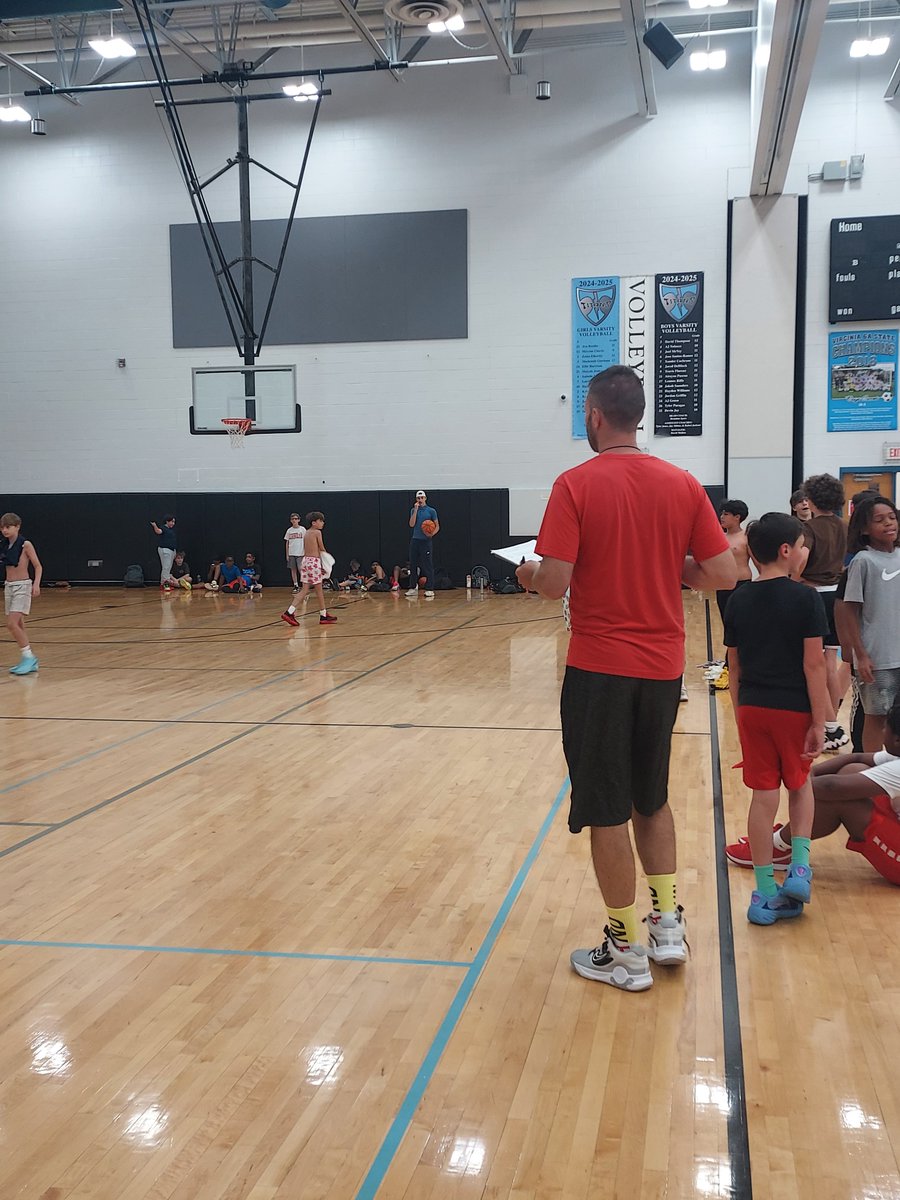 MHSLancerBBall's tweet image. Great first day of the Manchester Youth Basketball Camp!
Your eyes aren't deceiving you, Cosby High School was gracious enough to host us this year. MHS Camp @ CHS!