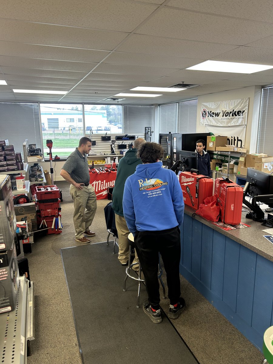 RichTomkinsCo's tweet photo. The @milwaukeetool Blitz at @aprsupply West Chester was a hit! Paul talked tools & shared the latest from Milwaukee. It was great connecting w/ the ones who make it happen every day. Thanks to the APR team for having us. See you next time!
#RichTomkins #replife #APRWestChester https://t.co/R9DbcQffDL